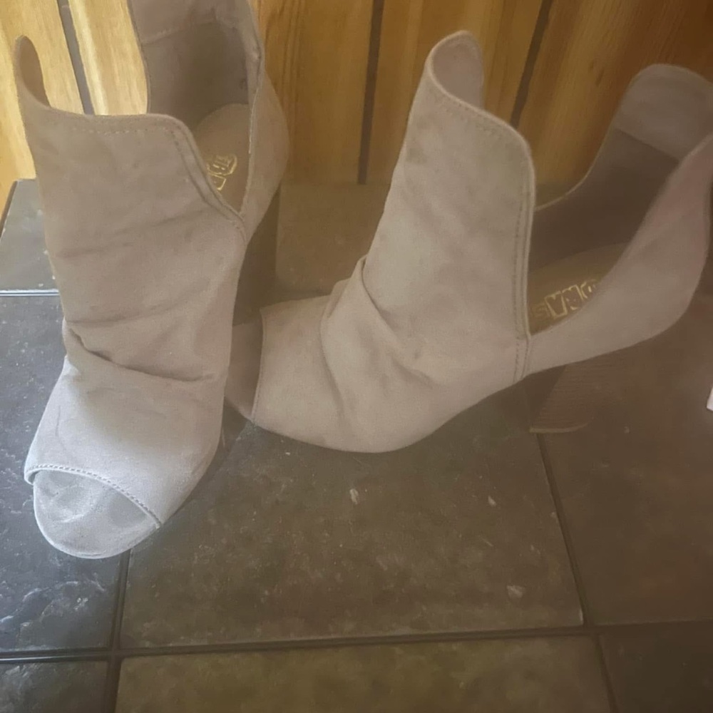 Payless Tan Heels Elegant and Versatile